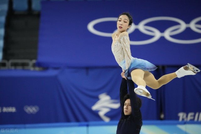 北京冬奥会决胜时刻！中国金牌9-8逆转美国，美国剩最后1个夺金点